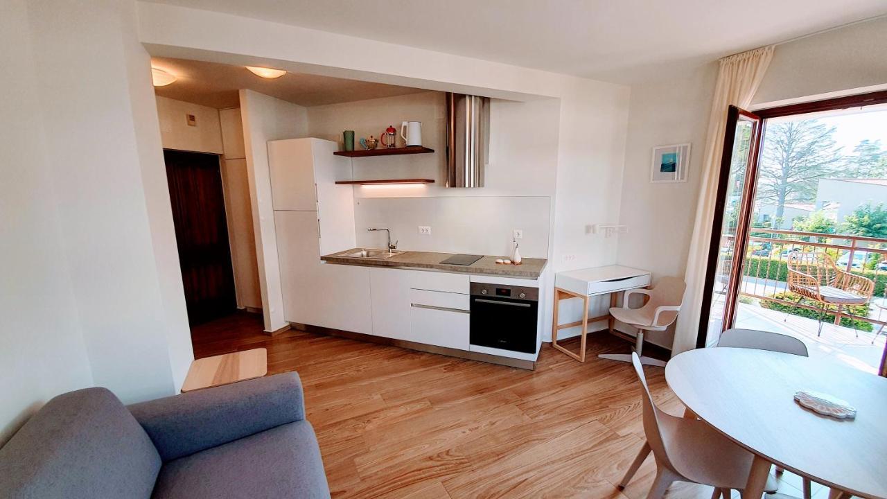Luxury Apartment - Few Minutes From The Sea Porec Exterior photo
