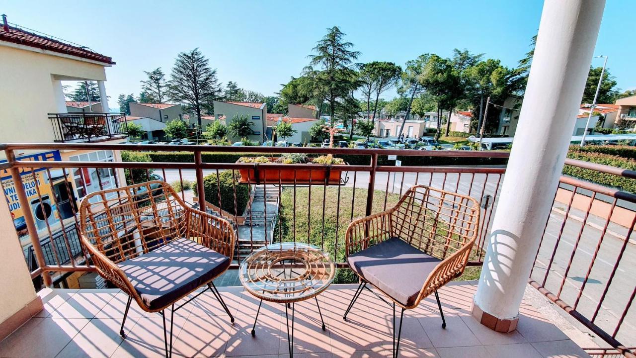 Luxury Apartment - Few Minutes From The Sea Porec Exterior photo
