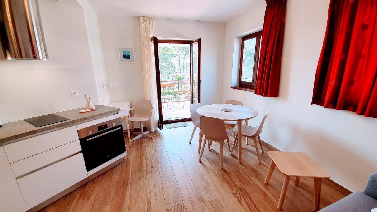 Luxury Apartment - Few Minutes From The Sea Porec Exterior photo